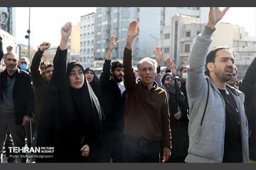 اجتماع مردم تهران در پی شهادت رهبر انقلاب - 2 15
