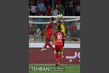 دیدار پرسپولیس و فولاد خوزستان در لیگ برتر فوتبال 26
