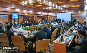 نشست هم اندیشی شهردار تهران با نخبگان منطقه 17