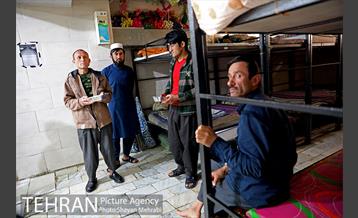 آماده سازی و توزیع 1000 پک افطاری در منطقه 6 38