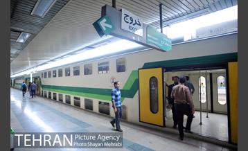 سرویس رسانی مجدد مترو خط 5 در روزهای جمعه 32