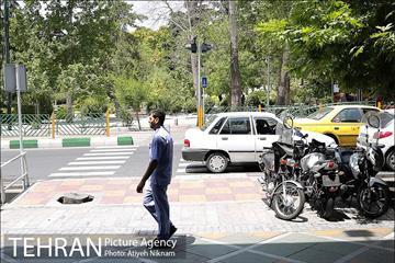 گشتی در خیابان ولیعصر(عج) 13