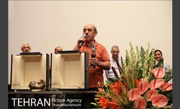 مراسم اهدای جایزه بهترین بازیگر مرد جشنواره مسکو به فرهاد اصلانی‎ 15