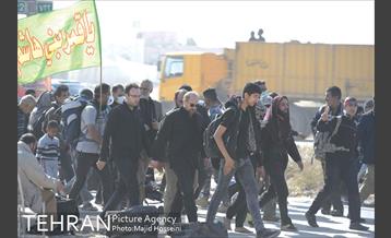 حضور دکتر قالیباف در پیاده‌روی اربعین، از نجف تا کربلا 1