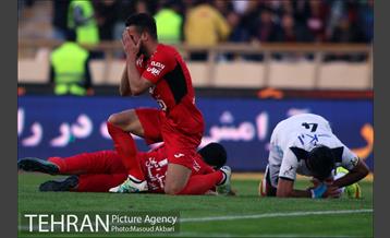 دیدار تیم های فوتبال پرسپولیس و پیکان