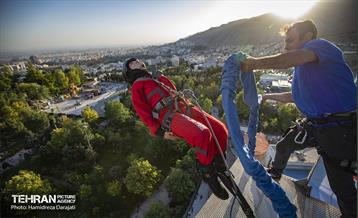 اولین دوره مسابقات پرش بانجی نمایشی  13