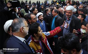 حضور شهردار تهران در گلزار شهدای کرمان 12