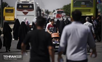 حضور مردم در مرقد امام خمینی(ره) 7