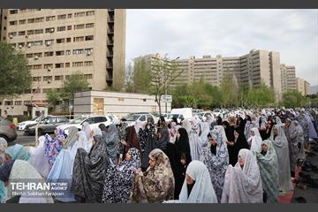نماز عید فطر در شهرک اکباتان 25