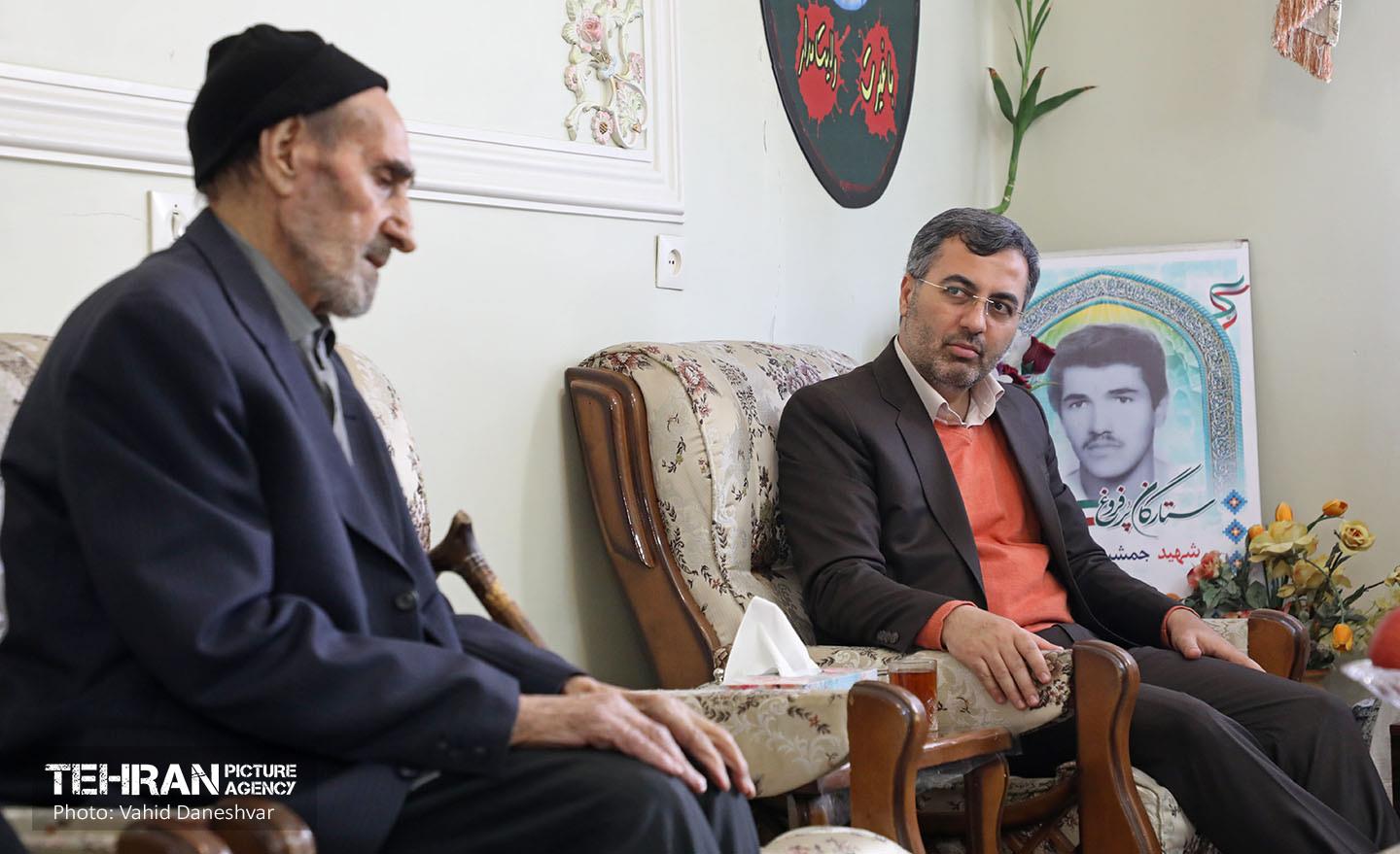 دیدار شهردار منطقه۱۷ با جمعی از مردآفرین دارالشهدای تهران 19