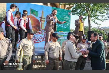 اجتماع نوجوان های امام رضایی در چهارراه ولیعصر 3