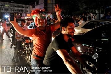 شادی مردم تهران پس از صعود تیم ملی فوتبال به جام جهانی 20