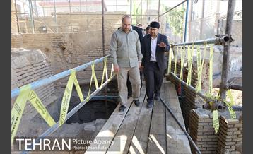 بازدید شهردار تهران از روند بازسازی و مرمت خانه باغ اتحادیه 21