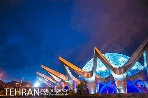 آسمان نما گنبد مینا 1