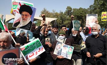 راهپیمایی نمازگزاران نماز جمعه تهران در اعتراض به حوادث اخیر