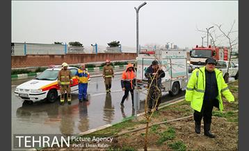 بازدید مدیران شهری از لایروبی و رسوب زدایی شبکه جمع آوری آبهای سطحی 1