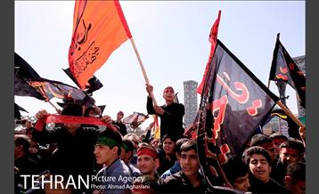 سوگواره "احلی من العسل" در میدان امام حسین(ع) 12