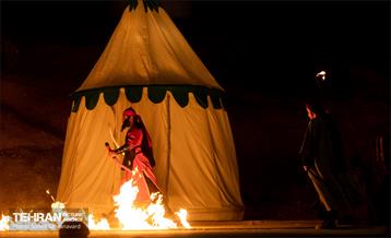 نمایش «تنهاتر از مسیح» 10