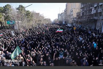 اجتماع مردم تهران در پی شهادت رهبر انقلاب - 1 17