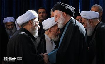 مراسم اقامه نماز بر پیکر آقای شهید ایران 50