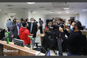 بازدید شهردار تهران از موسسه همشهری 22