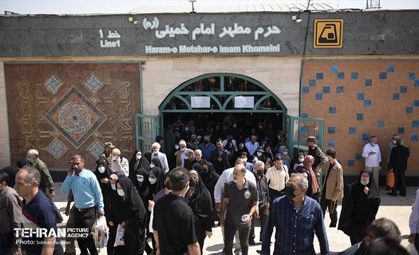 خدمات شرکت بهره برداری مترو تهران به شرکت کنندگان در مراسم ارتحال امام خمینی(ره) 1
