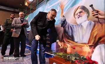 حضور شهردار تهران در حسینیه جماران تهران 22