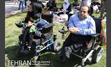 مراسم عیدانه معلولان در پارک بعثت 38