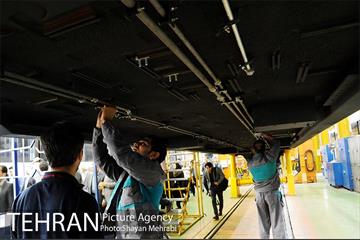 بازدید معاون اول رئیس جمهور به همراه شهردار تهران از کارخانه واگن‌سازی تهران 41