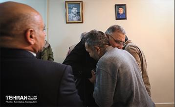 قرار خدمت؛ دیدار شهردار تهران با خانواده شهید مختار بشیری 12