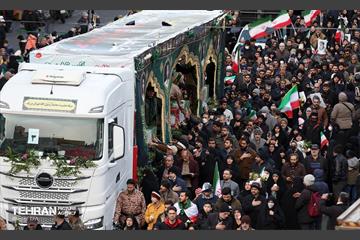 تشییع پیکر ۱۰۰ شهید مردمی و مدافع امنیت در تهران 9