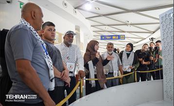 بازدید بیش از ۱۰۰ خانواده شهدای غزه از برج میلاد 1