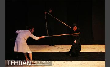 نمایش شازده احتجاب 14