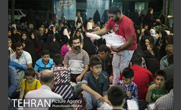 یک لقمه مهربانی در امام زاده علی اکبر 19