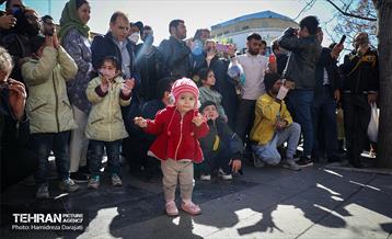 اجرای کارناوال نوروزی لبخند بهار در بازار تهران  44
