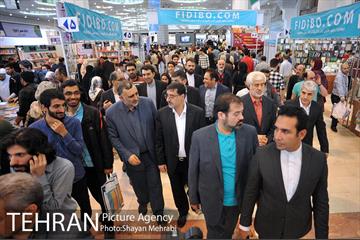 بازدید حسینی مکارم سرپرست شهرداری تهران ار نمایشگاه کتاب 21