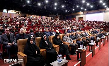 آیین تجلیل از همکاران شرکت خودرو سرویس شهر 34