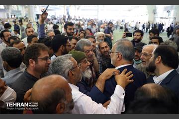 حضور شهردار تهران در نماز جمعه 29