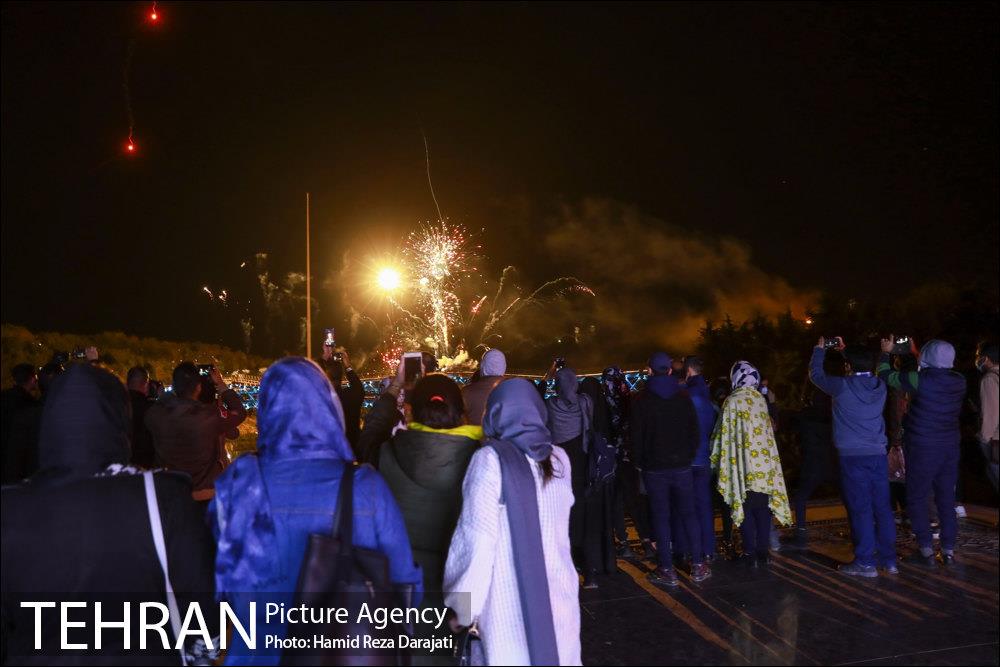 نورافشانی ویژه پُل طبیعت در شب نوروز ۱۴۰۰