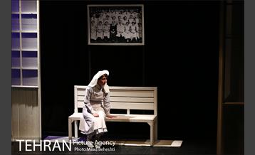 نمایش سکوت سفید 16