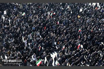 اجتماع مردم تهران در پی شهادت رهبر انقلاب - 2 31