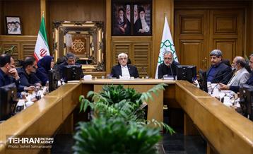 نشست صمیمانه شهردار تهران با معاون اول رئیس‌جمهور