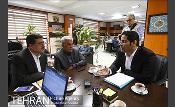 بازدید دکتر حسینی مکارم از شهرداری منطقه 5 7