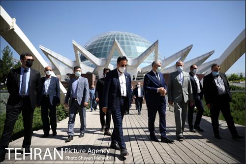 آیین احیای بوستان اکو 8