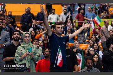 مراسم تجلیل از کشتی‌گیران قهرمان جهان (جشنی برای ایران) 70