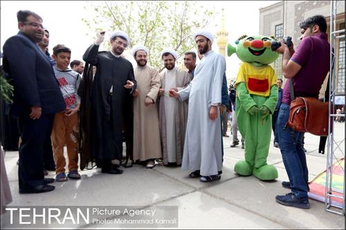 بازدید معاون فرهنگی و اجتماعی شهرداری از نمایشگاه عطر یاس 1