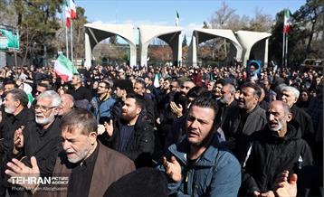اجتماع مردم تهران در پی شهادت رهبر انقلاب - 2 10