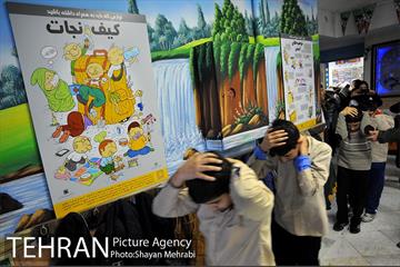 مانور سراسری زلزله در دبستان دکتر حسن تهرانی مقدم 32