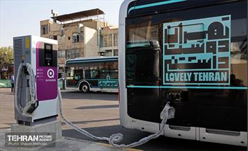 به وقت خدمت؛ ایستگاه شارژ اتوبوس برقی «قورخانه» 18