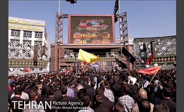 سوگواره "احلی من العسل" در میدان امام حسین(ع) 10